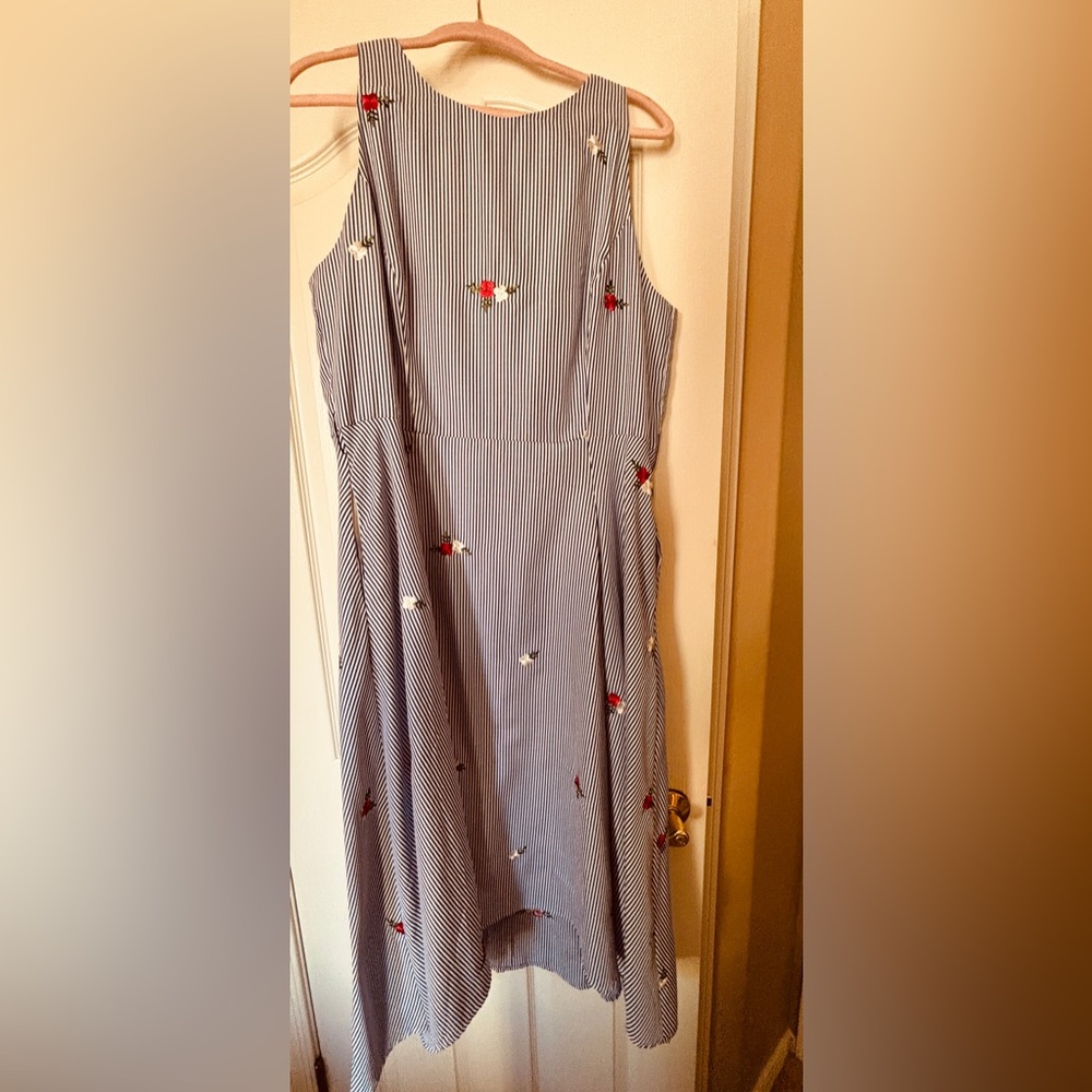 Tahari Blue & White Vertical Striped Sleeveless Dress with Floral Embroidery - Picture 3 of 10